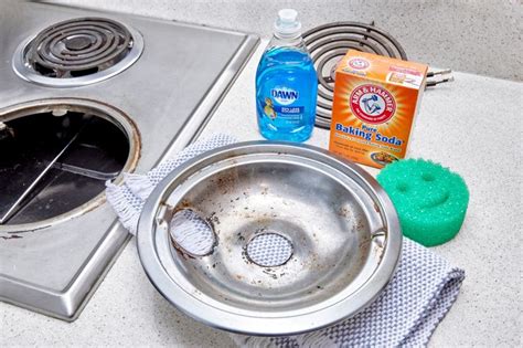 How to Clean Electric Stove: A Symphony of Spills and Shine